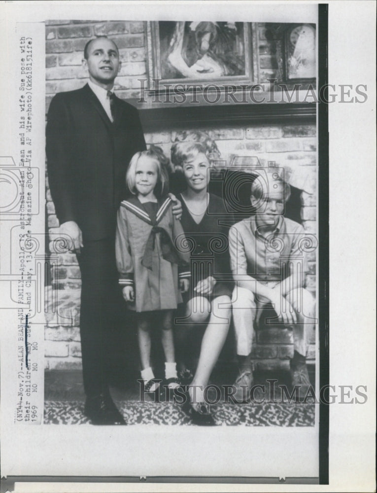 1969 Press Photo Apollo 12 Astronaut Alan Bean Wife And Family - Historic Images