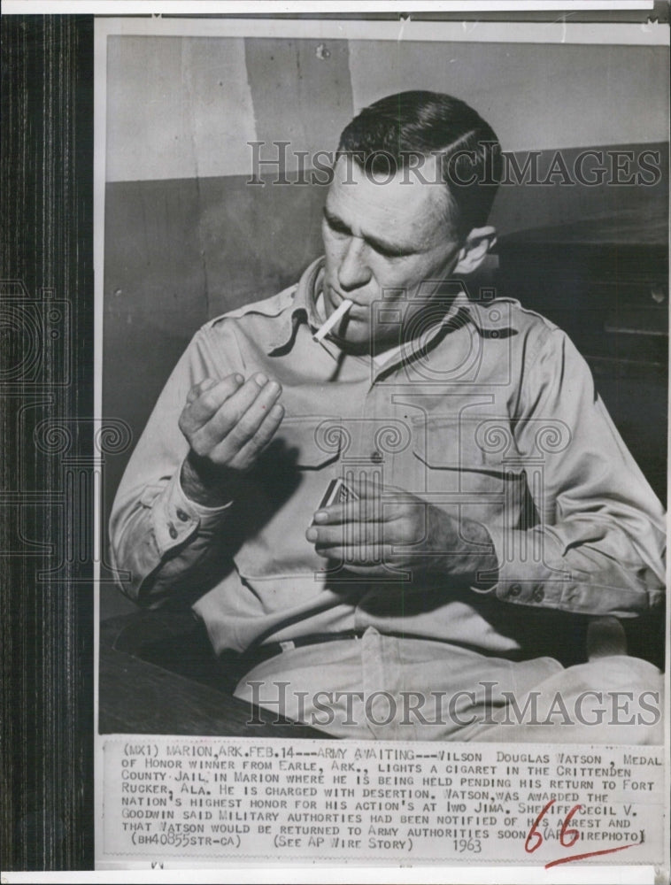 1963 Press Photo Wilson Douglas Watson Medal Of Honor/ Desertion - Historic Images