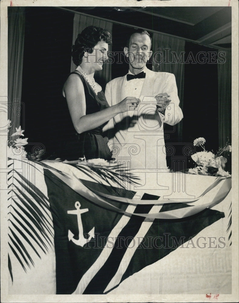 1960 Press Photo Yacht Club Dinner, Mr and Mrs Bruce Watters Jr - RSJ09623 - Historic Images