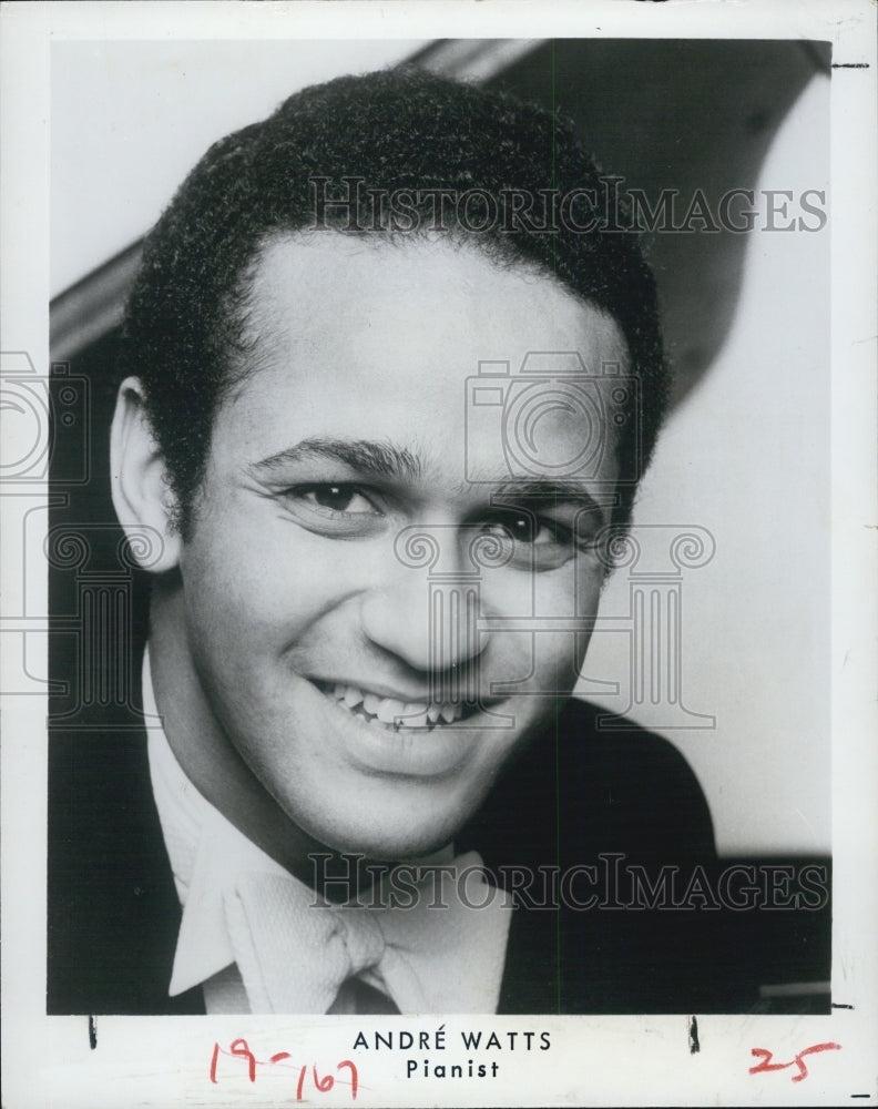 1977 Press Photo Classical Pianist Andre Watts to be at Bayfront Theater - Historic Images