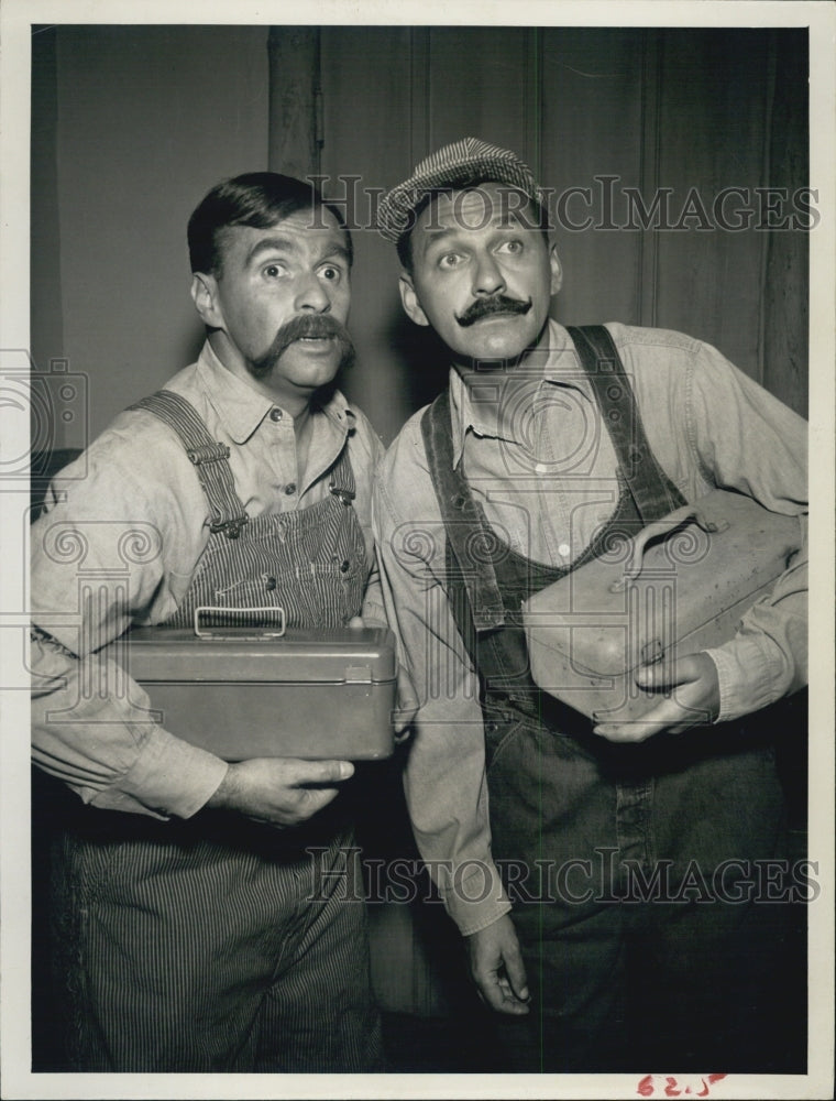 1961 Press Photo Johnny Wayne Frank Shuster Actors Holiday Lodge - RSJ09733 - Historic Images