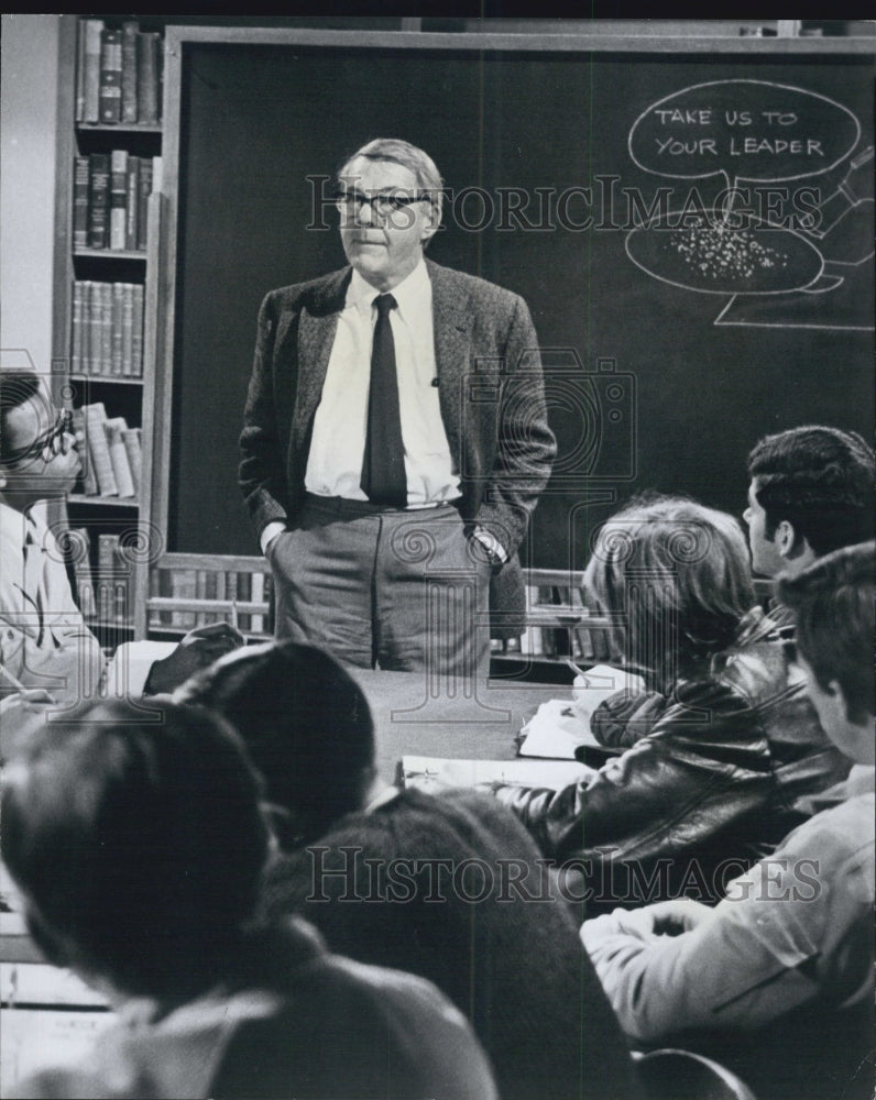 1971 Press Photo Actor David Wayne in Wise&#39;s film &quot;The Andromeda Strain&quot; - Historic Images