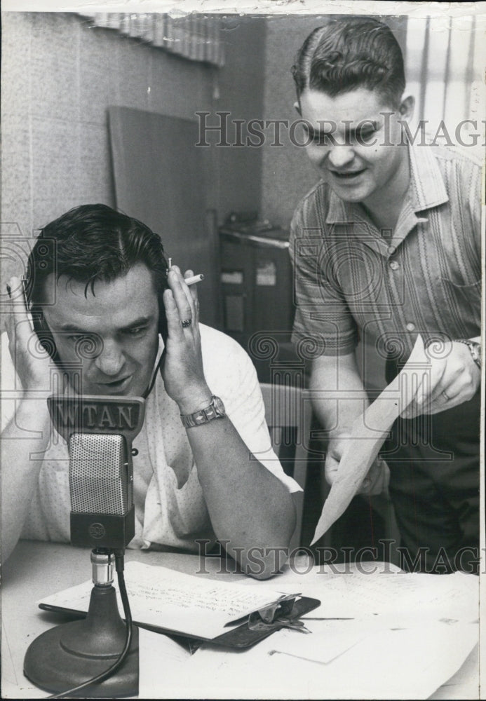 1958 Press Photo Bob Weatherley WTAN Sports Announcer - RSJ10037 - Historic Images