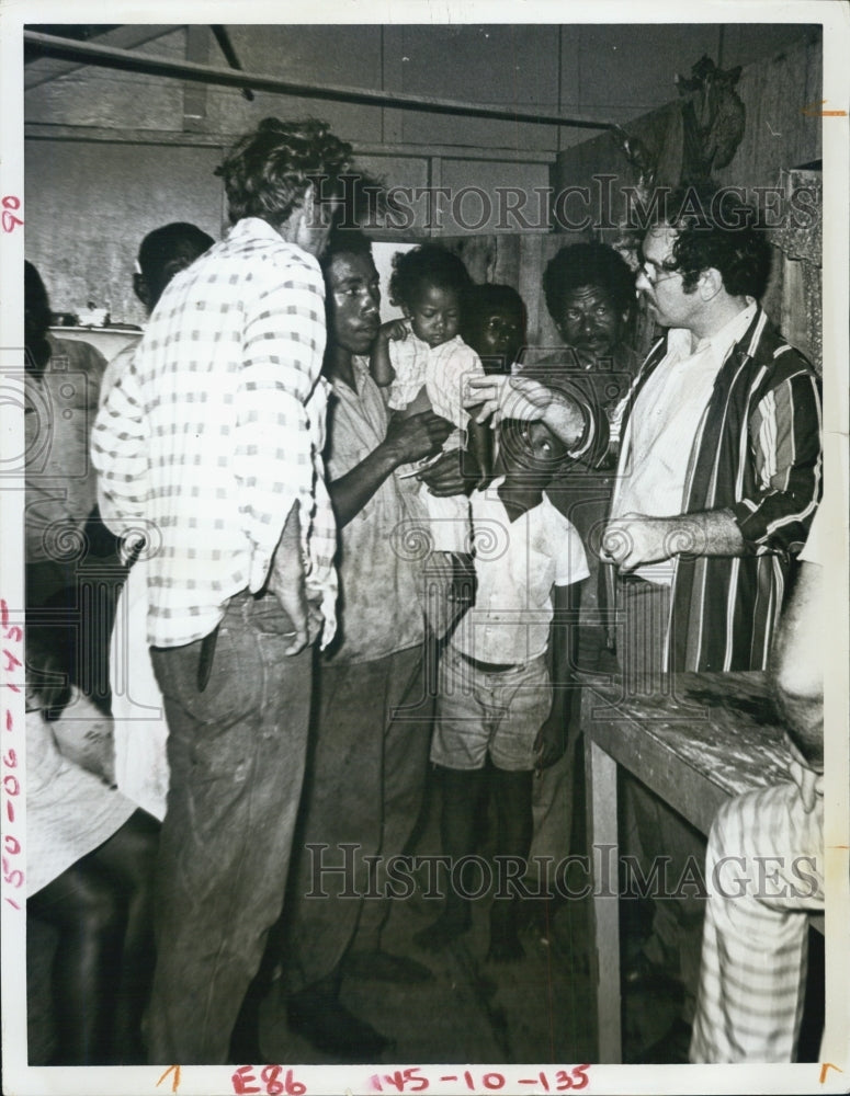 1971 Press Photo John mcCany Doctor Honduras - RSJ10127 - Historic Images