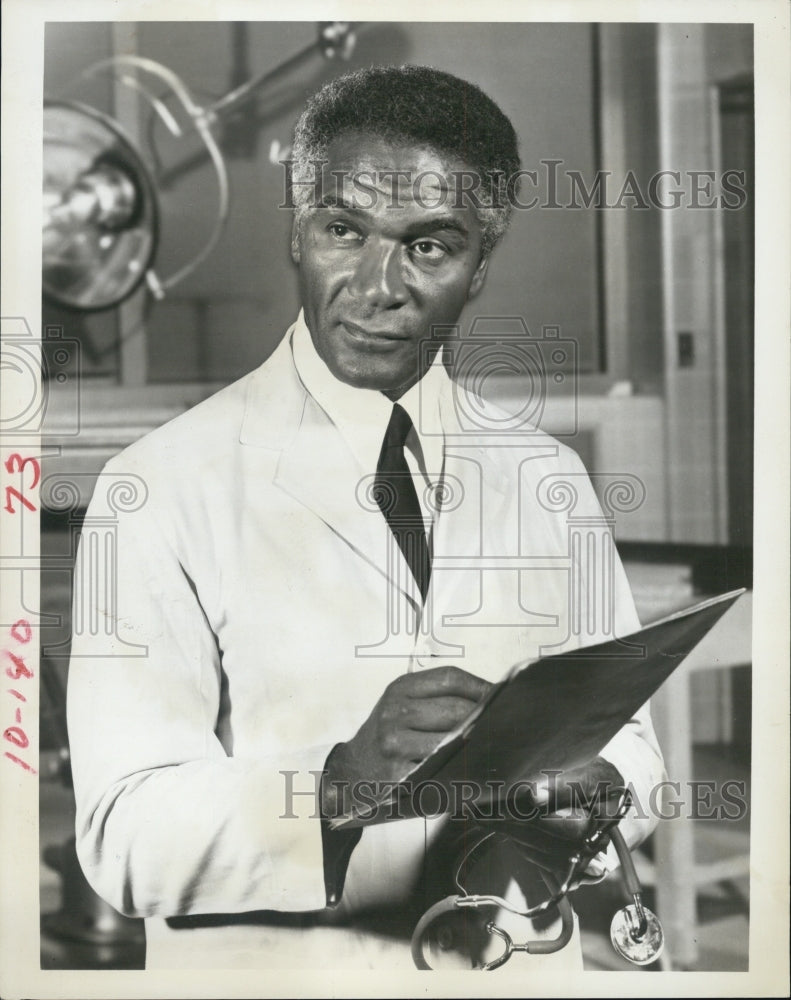 1968 Press Photo Canadian Actor Percy Rodriguez on Soap Opera &quot;Peyton Place&quot; - Historic Images