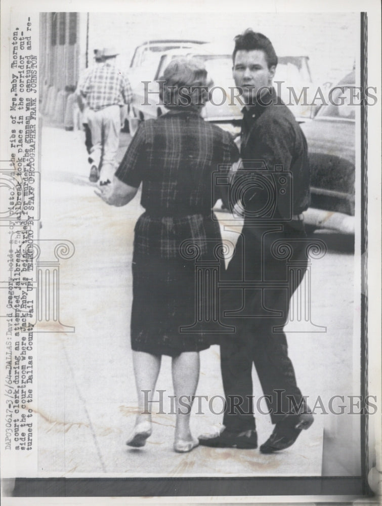 1964 David Gregory  attemps jailbreak with gun on Mrs R Thornton-Historic Images