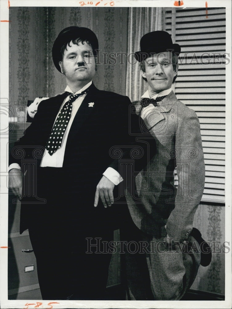 1975 Press Photo Tom Smothers &amp; Dom DeLuise - Historic Images