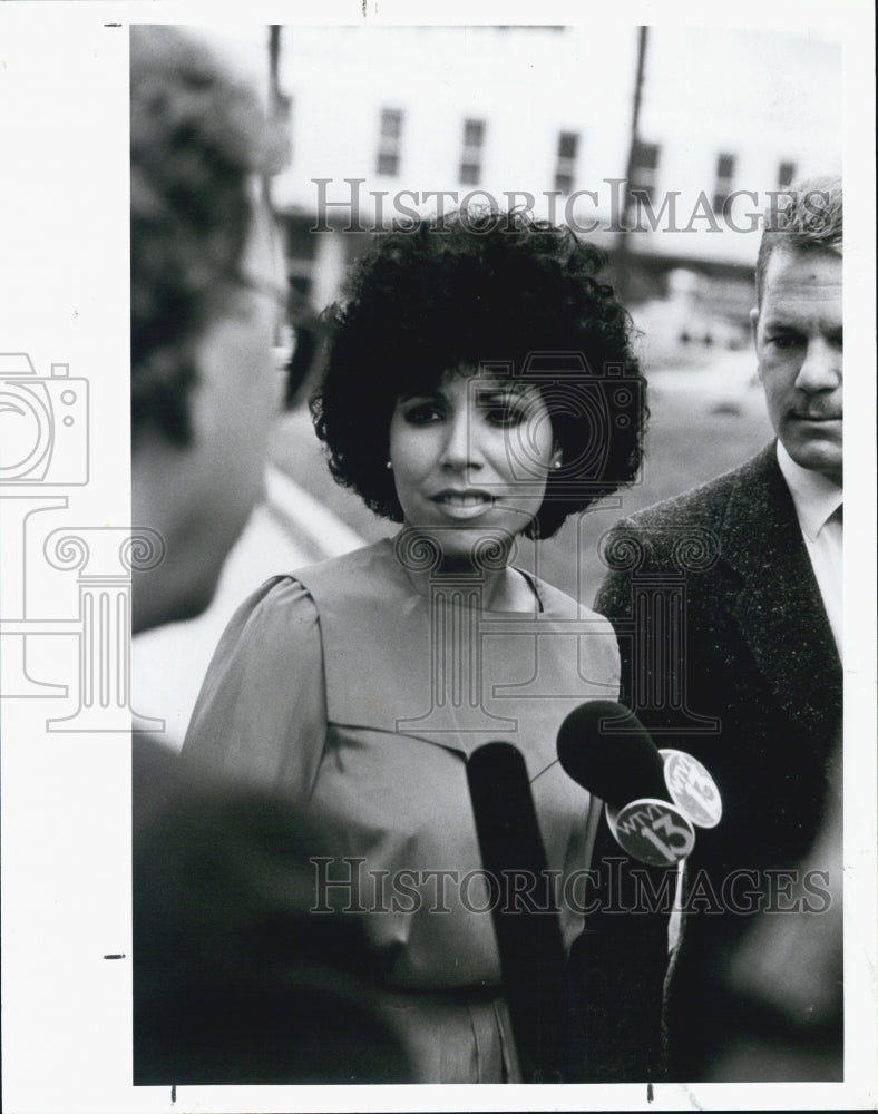 1991 Press Photo Gladys Mojica, Andrew Higgins - RSJ11843 - Historic Images