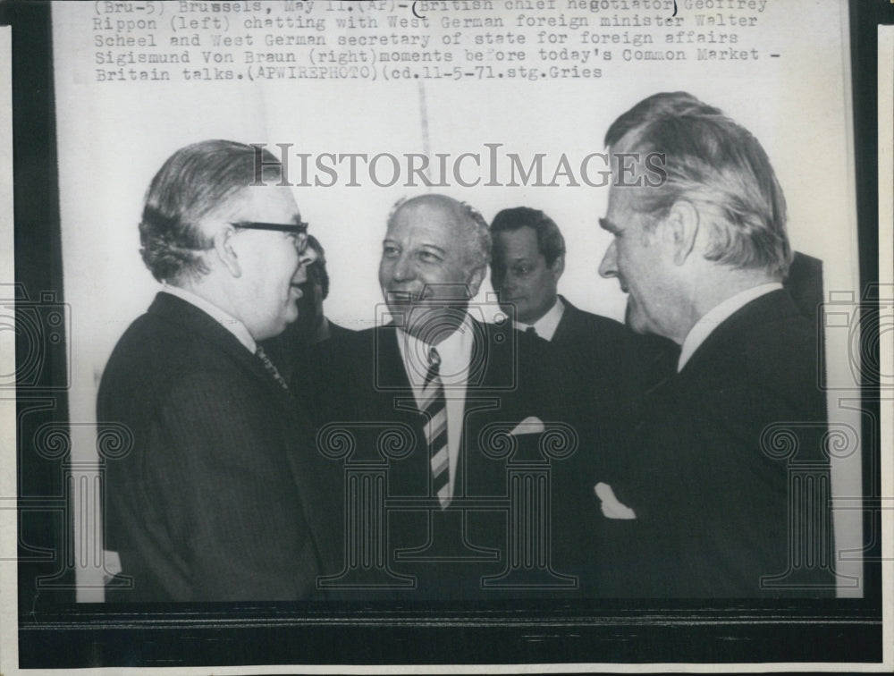 1971 Press Photo Geoffrey Rippon West Germans Walter Scheel Sigismund Von Braun - Historic Images