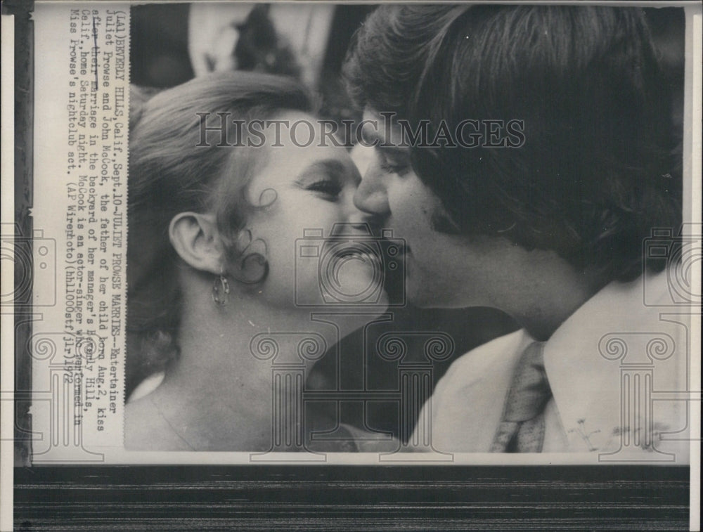 1972 Press Photo Entertainer Juliet Prowse and John McCook - Historic Images