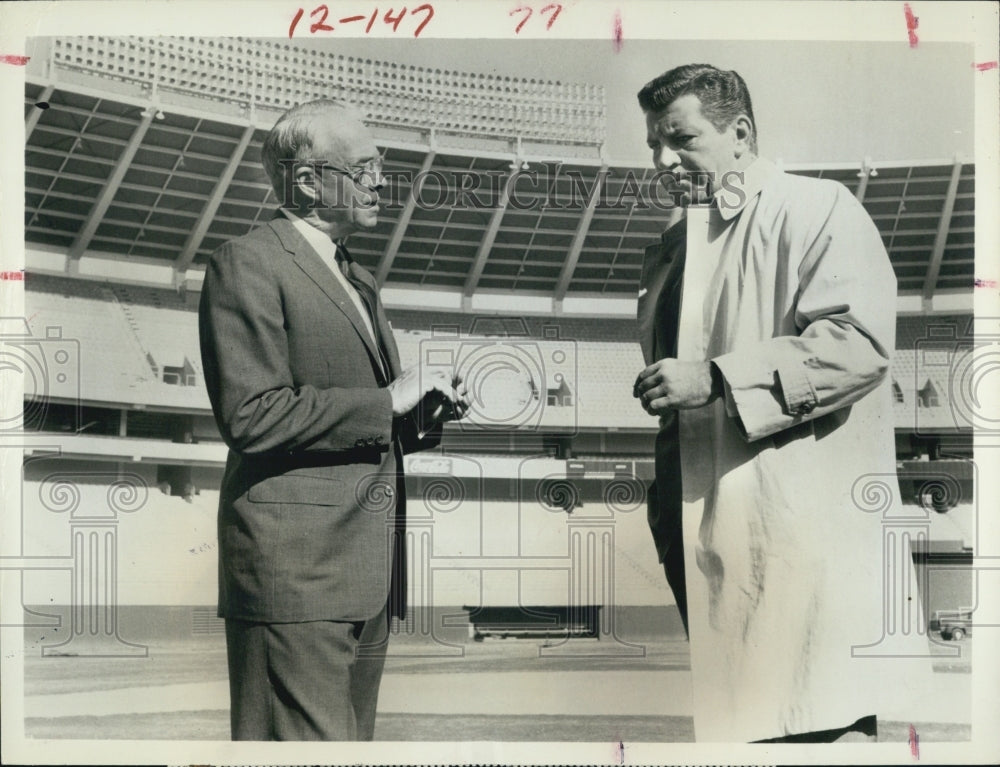 1966 Press Photo Robert Preston Actor Mayor Allen South Movie Film Scene - Historic Images