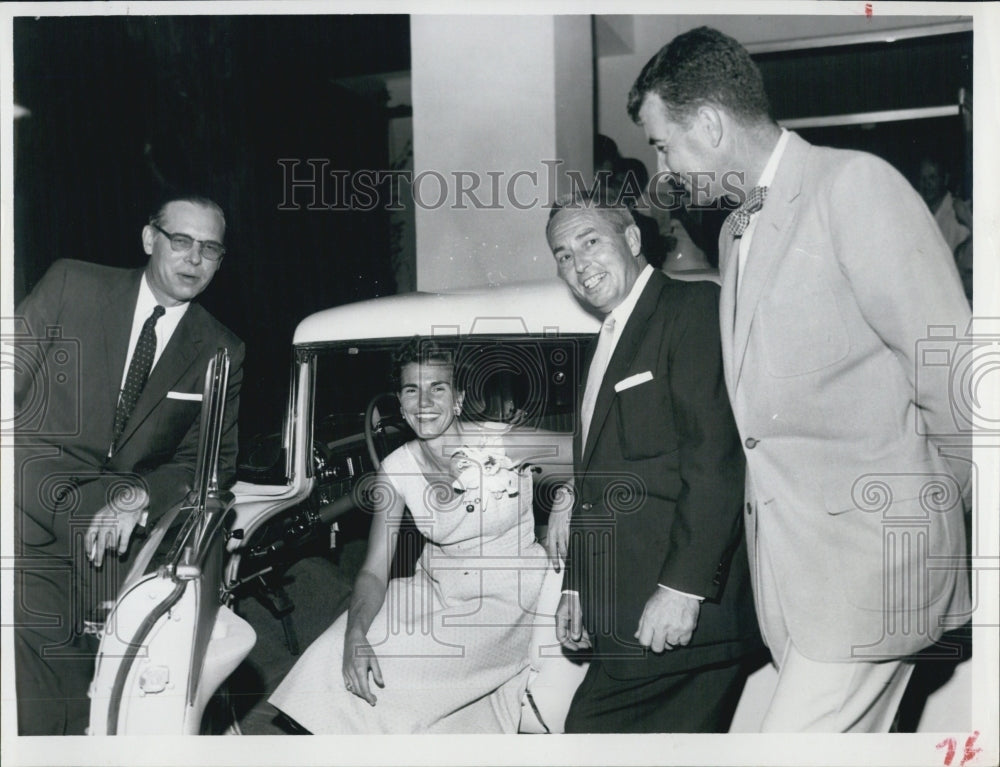 Press Photo Sports Tonight Shirley Tennis Open Championship Winner - RSJ12375 - Historic Images