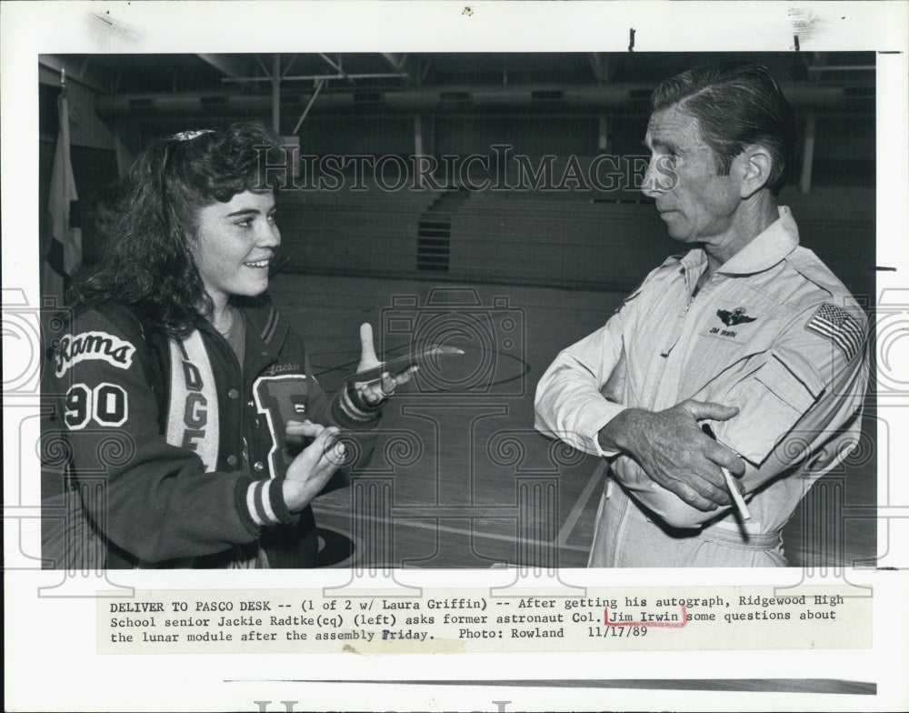 1989 Press Photo Apollo 15 Astronaut Jim Irwin, Student Jackie Radtke - Historic Images