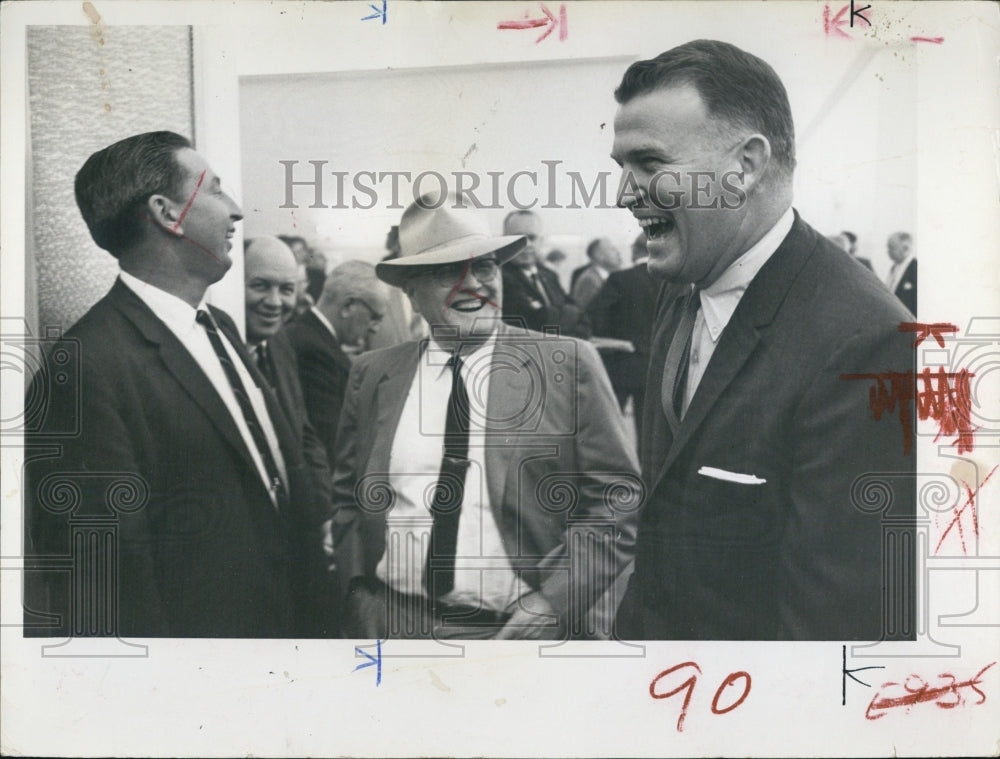 1961 Press Photo Jimmie Kynes has a laugh with lobbyist Bob Hancock - RSJ12457 - Historic Images