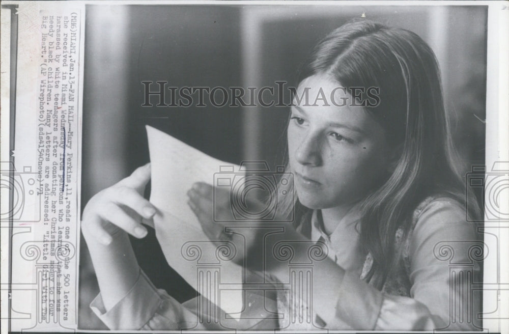 1971 Mary Perkins Harassed By White Children For Sending Letters-Historic Images