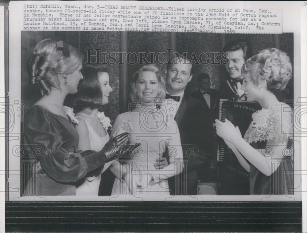 Press Photo 1969 Maid of Cotton Beauty Pageant Finalist Eileen Lovejoy Arnold - Historic Images