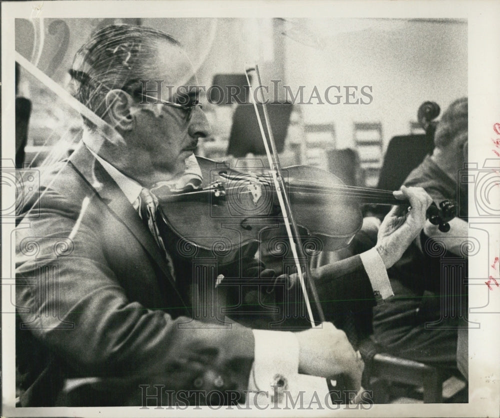 1967 Press Photo Harry Draper , Violinist - RSJ13047 - Historic Images