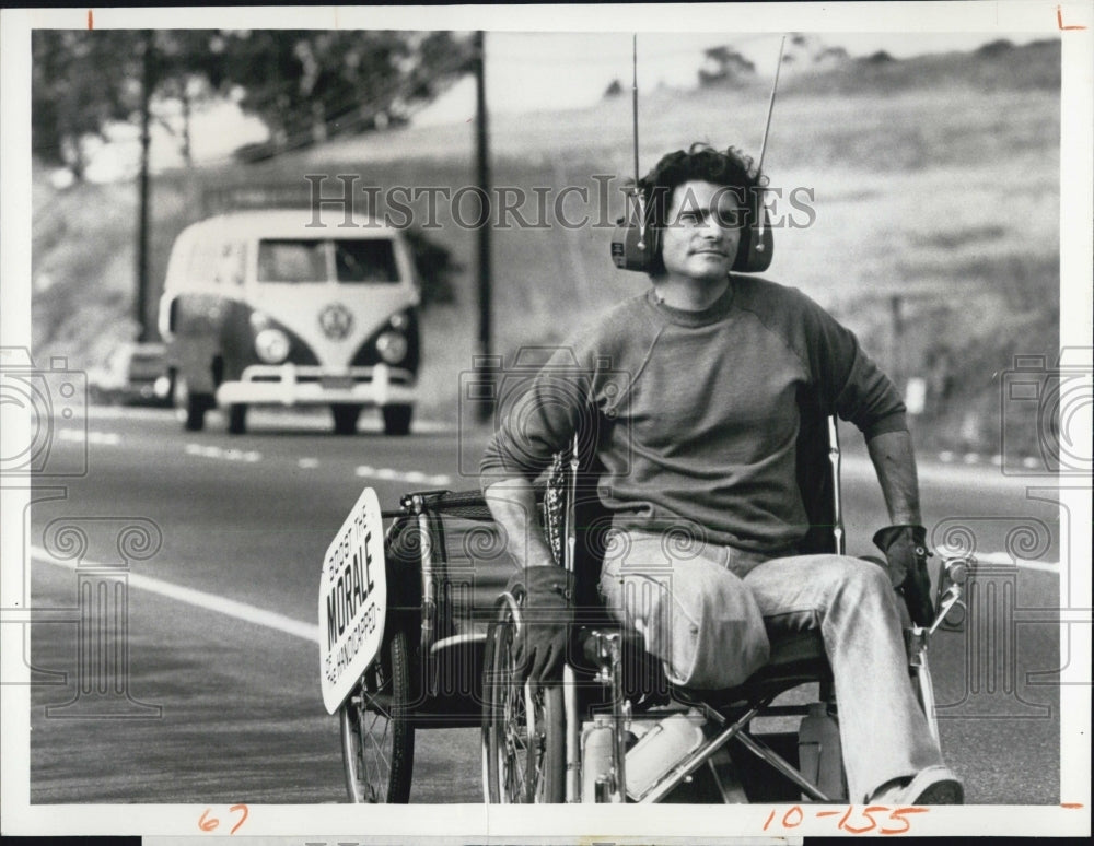 1975 Press Photo Tony Musante in &quot;The Desperate Miles&quot; - Historic Images