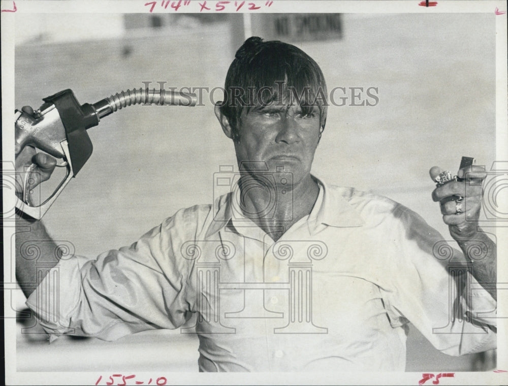 1971 Press Photo Actor John Lupton on &quot;Adam-12&quot; NBC TV Series - Historic Images