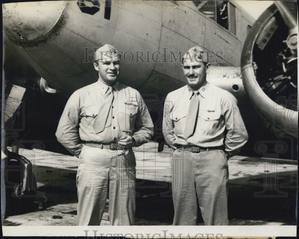 1946 Press Photo Lt. Col Henry C.Lane (left). - Historic Images