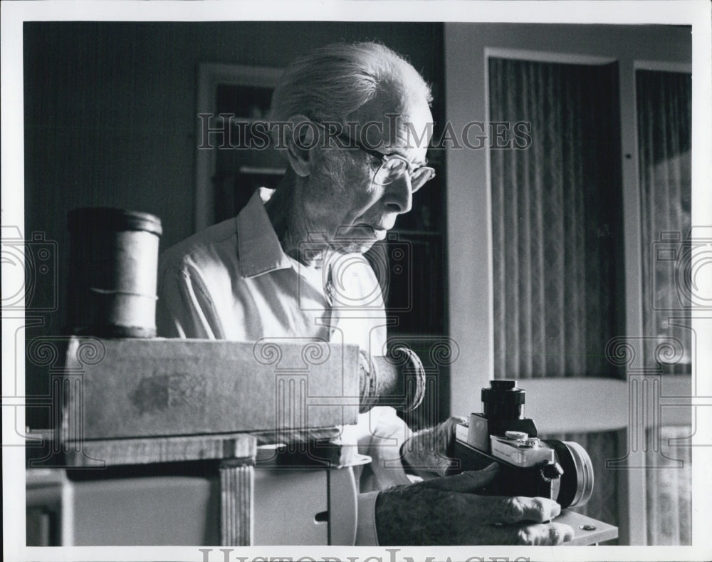 1973 Press Photo Retired Physics Teacher Victor Ketner of Bradenton, Florida - Historic Images