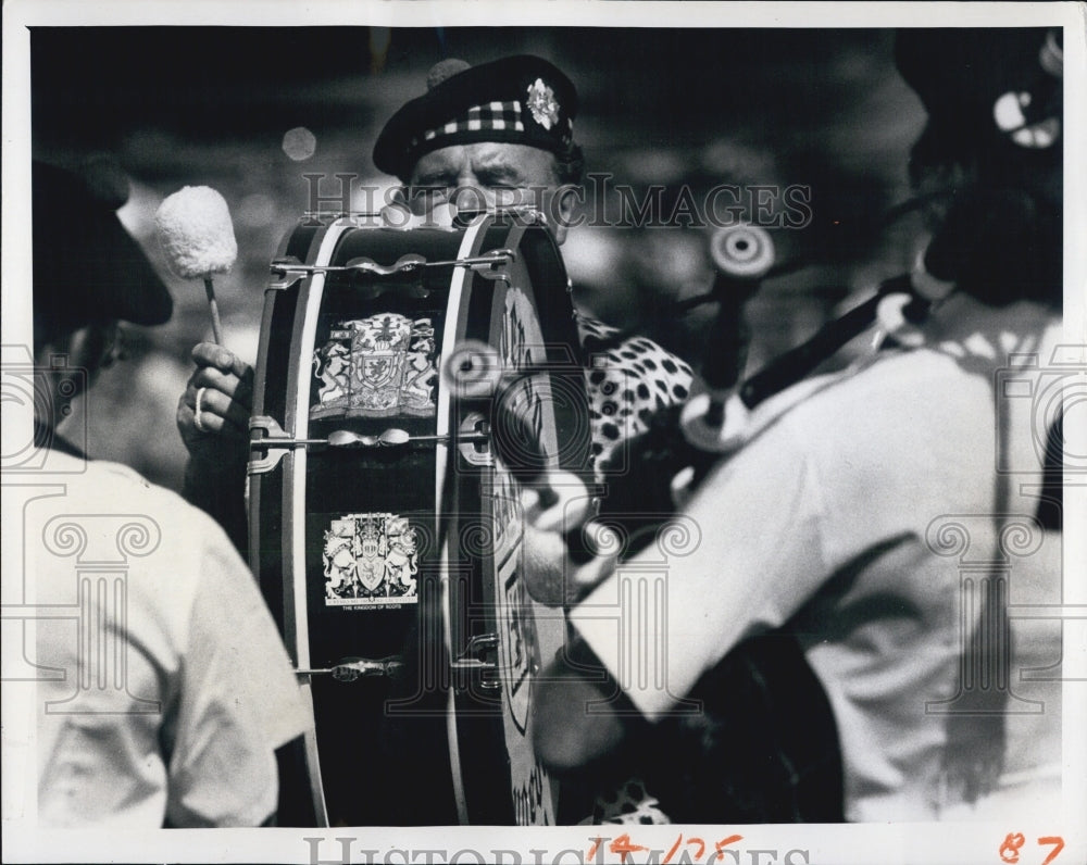 1976 Press Photo Dunedin Highland Games HG Anderson Pipe Band Competition - Historic Images