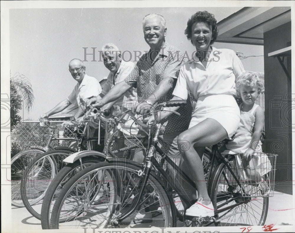 Press Photo Mr. &amp; Mrs. Sven Ronne, Evert &amp; Paul Nordstrom, And W. Hendrickson - Historic Images