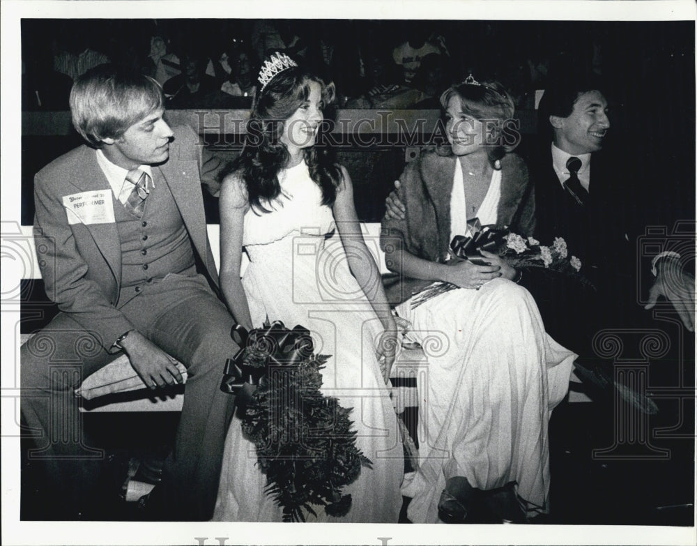 1978 Press Photo Nancy Ness &amp; Nancy Smith in Miss Sweetheart pageant - Historic Images