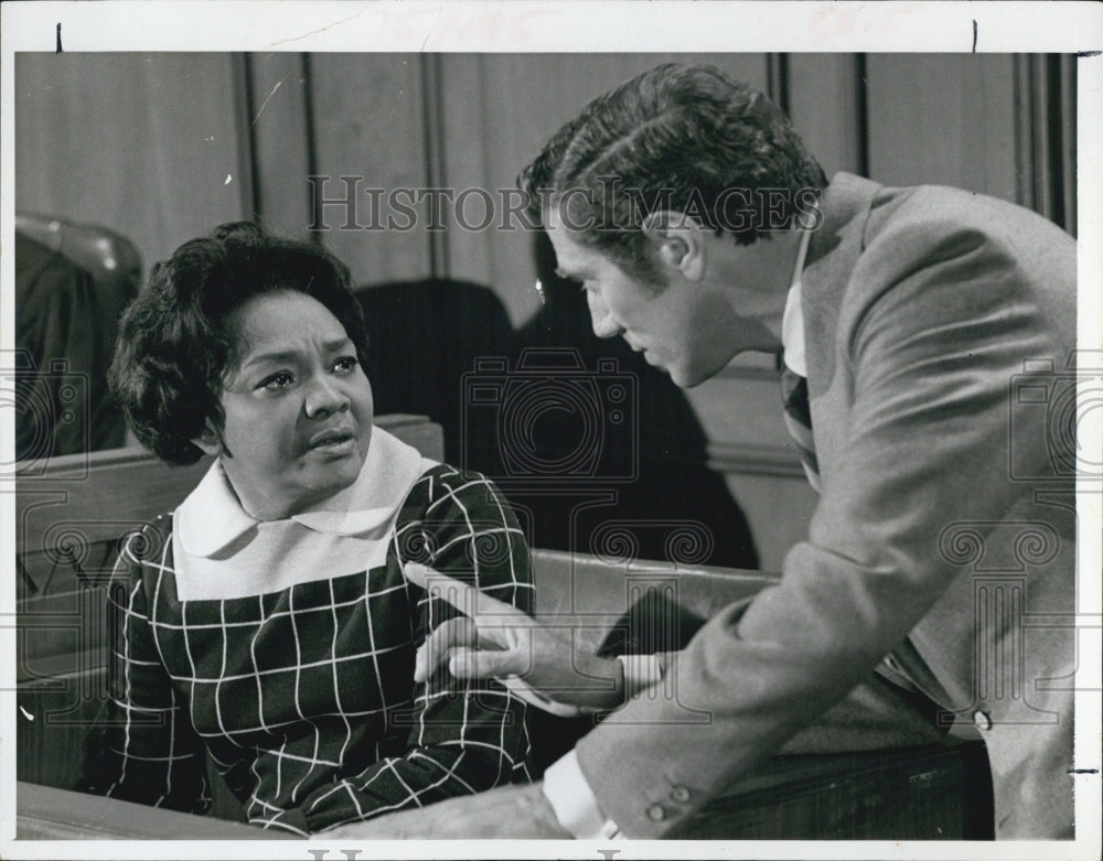 1969 Press Photo Joe Campanella &amp; Juanita Moore in &quot;The Bold Ones&quot; - RSJ14353 - Historic Images