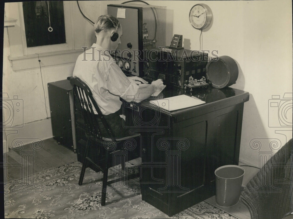 1940 Press Photo NC hunter and his radio equipment for W4DBF - Historic Images