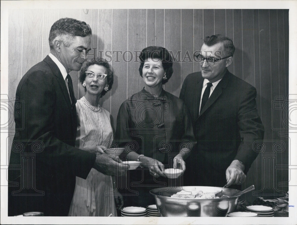 1962 Press Photo Robert Pedgrifft President Board Directors Child Services - Historic Images