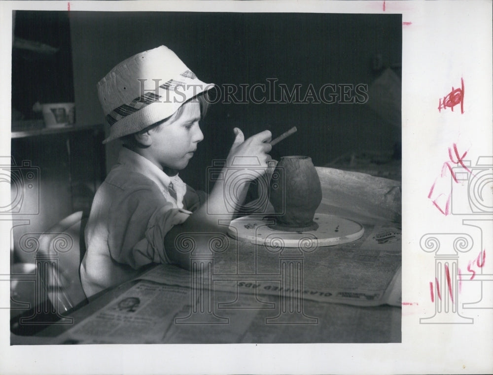 1970 Press Photo Child Plays at the Recreation Department in New Port Richey - Historic Images