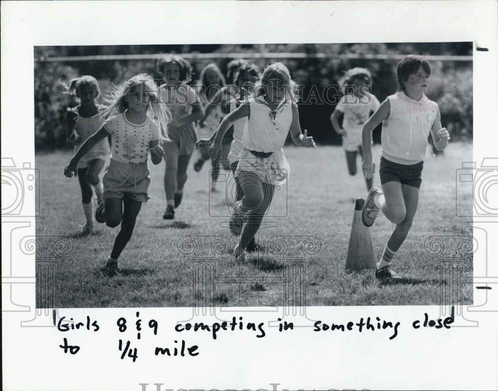 1984 Press Photo Children Play at the Recreation Center in New Port Richey - Historic Images