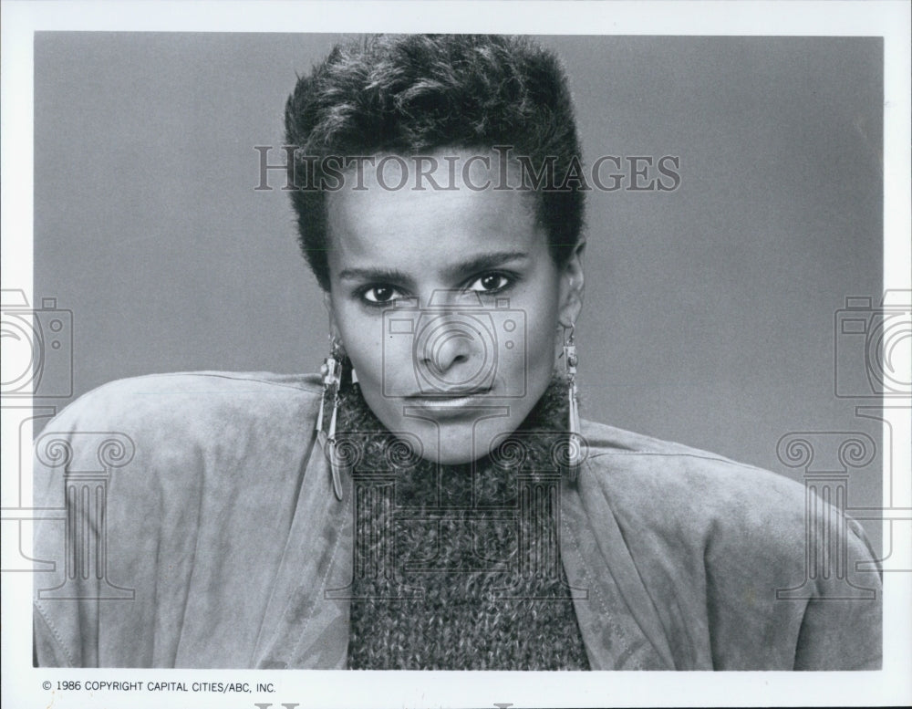 1986 Press Photo Shari Belafonte-Harper in &quot;Hotel&quot; - Historic Images