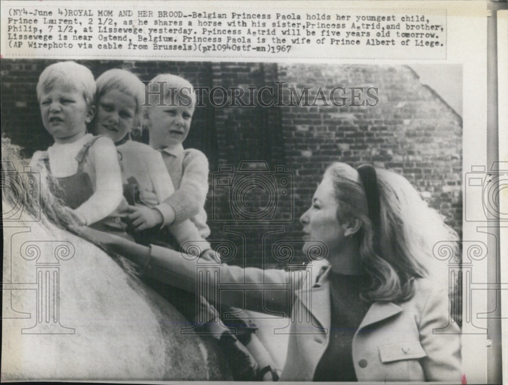1967 Press Photo Princess Paola and With Astrid and Laurent of Belguim - Historic Images
