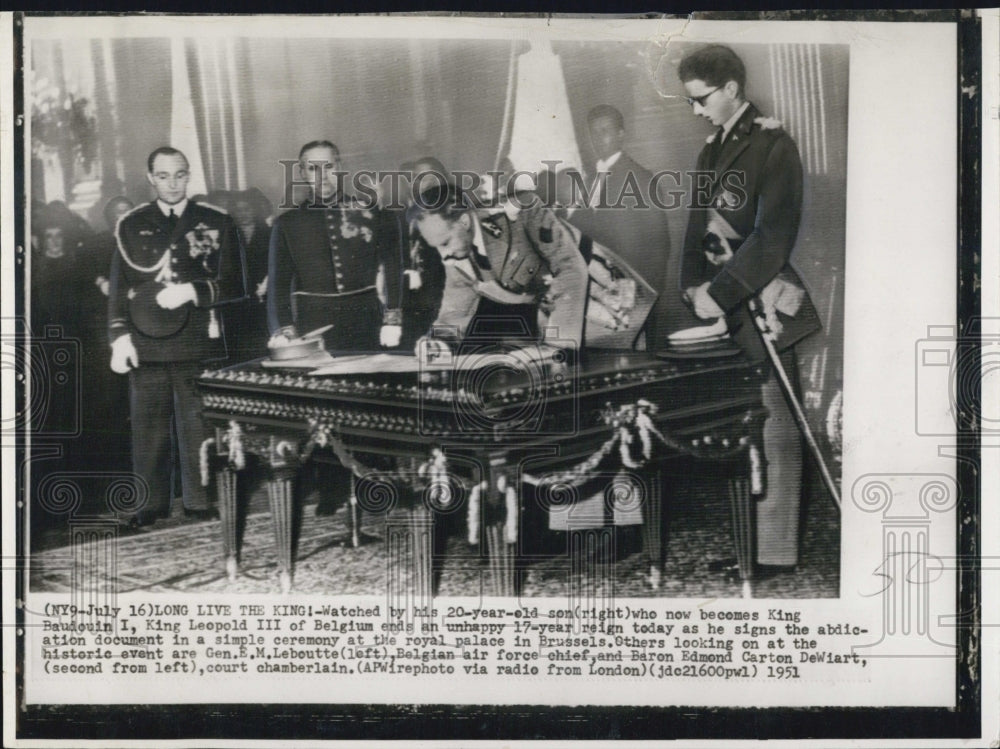 1951 Press Photo Kind Leopold III Abdicates in Brussels - RSJ14967 - Historic Images