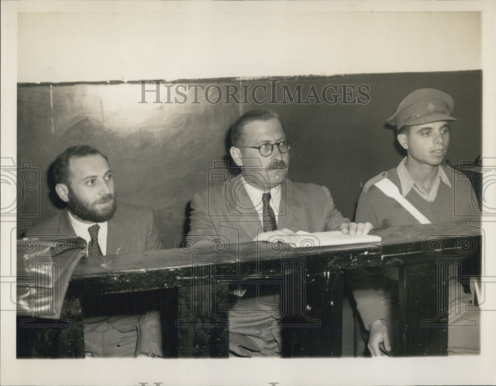 Press Photo Guarded by An Israeli Soldier Nathan Friedman-Yellin at Court - Historic Images