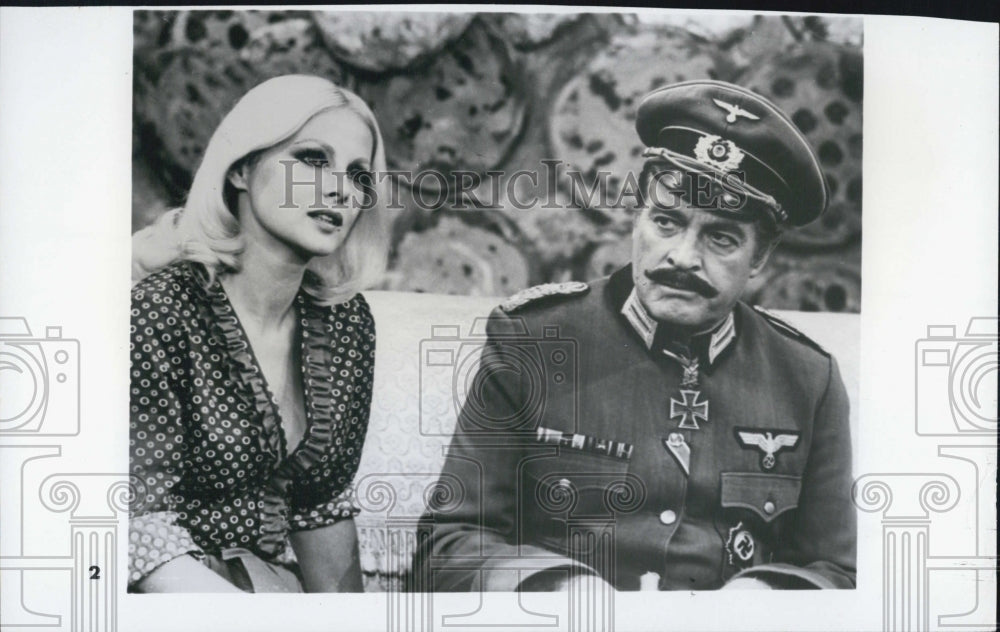 1970 Press Photo Actress Virna Lisi & Actor Bob Hope In Secret Of Santa Pasta - Historic Images