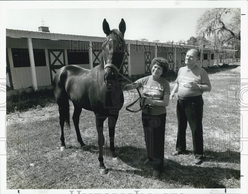 1980 Press Photo Meredith and Mabel Dobry and &quot;Hot Star&quot; - RSJ15731 - Historic Images