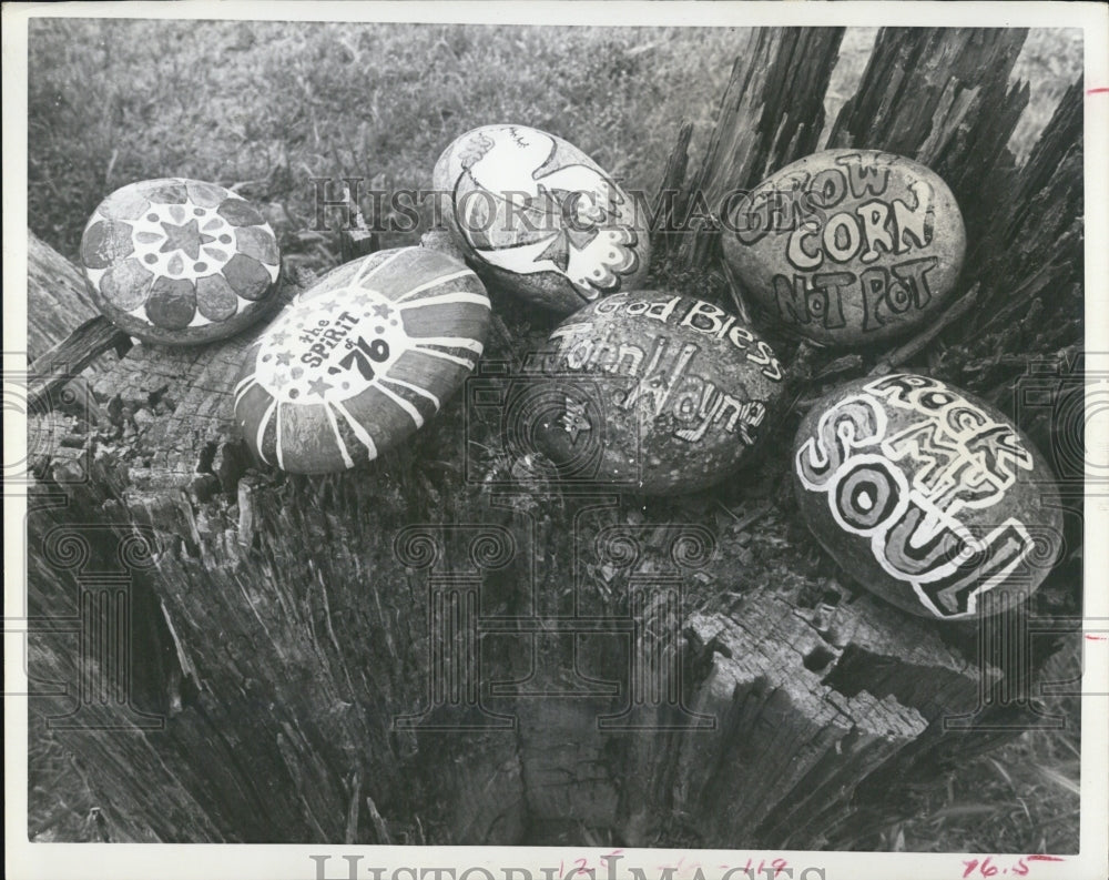 1971 Press Photo Hand Crafted Holiday Hurlers Art Crafts - Historic Images