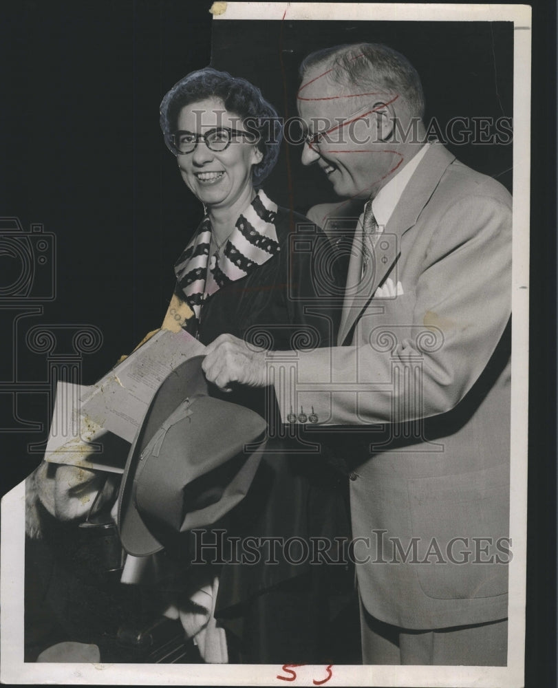 1951 Press Photo Glenn E. McCormick &amp; Wife - RSJ16085 - Historic Images