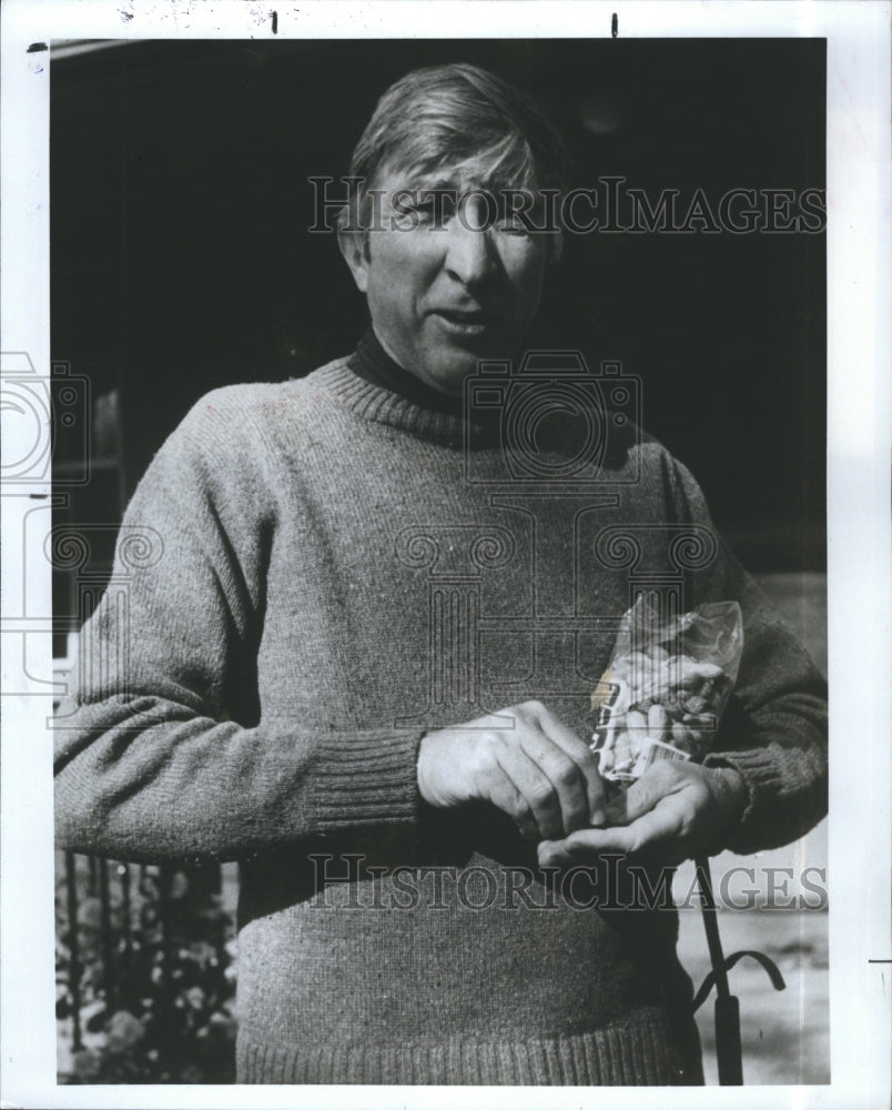 1986 Press Photo Famous American Writer John Updike Writes Rabbit Angstrom - Historic Images