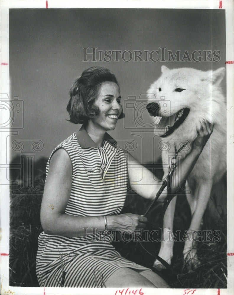 1969 Press Photo Actress Mary Fine &amp; Dog In The Wolf Men - RSJ16465 - Historic Images