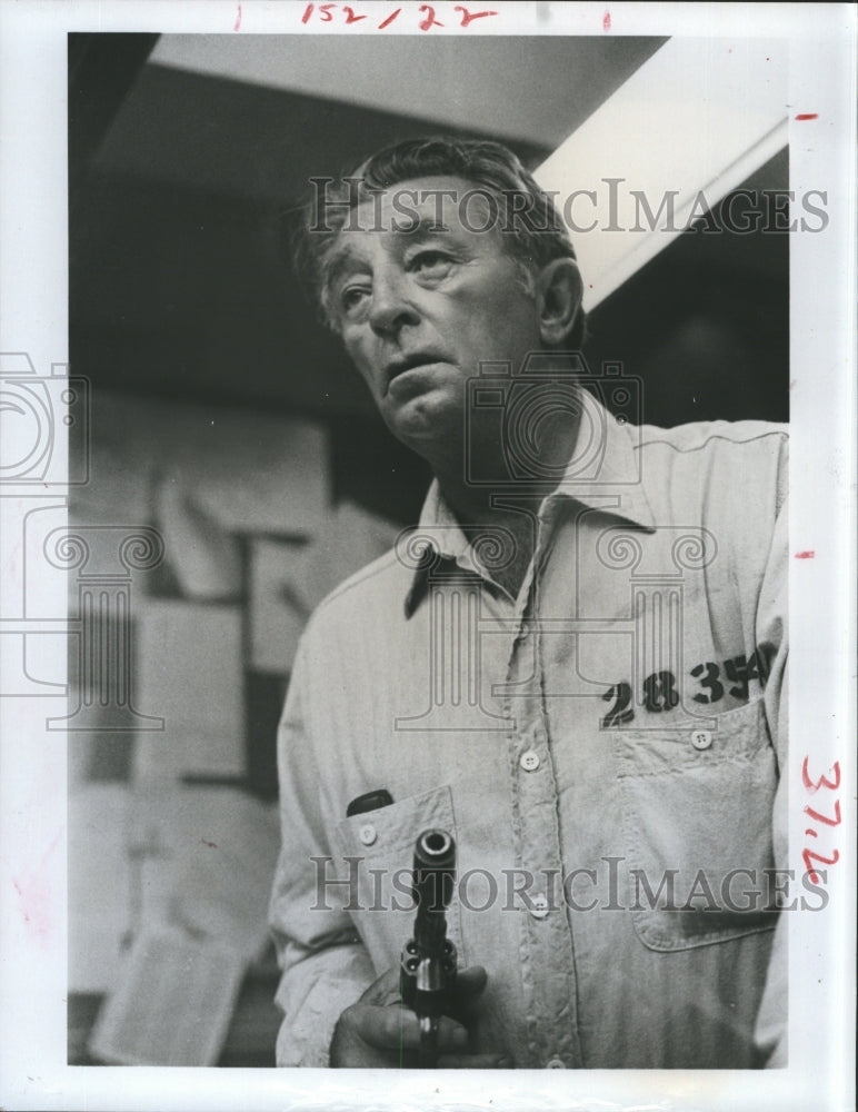 1983 Press Photo Actor Robert Mitchum In A Killer In The Family - RSJ16503 - Historic Images