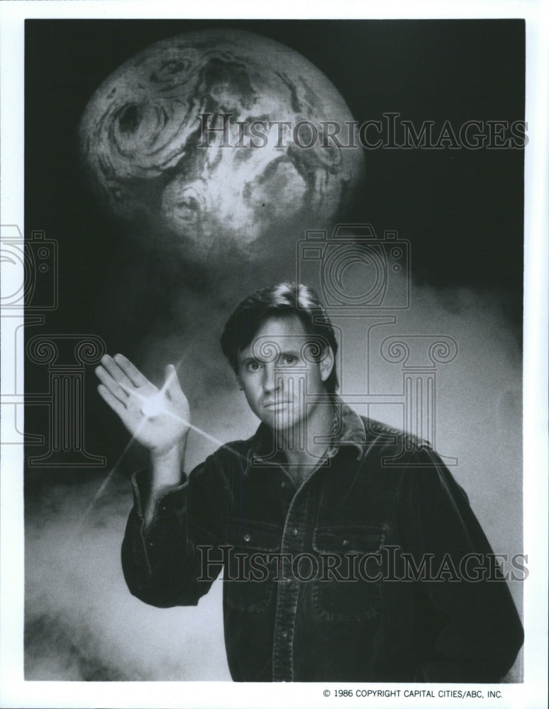 1986 Press Photo Actor Robert Hays to star in Starman - Historic Images