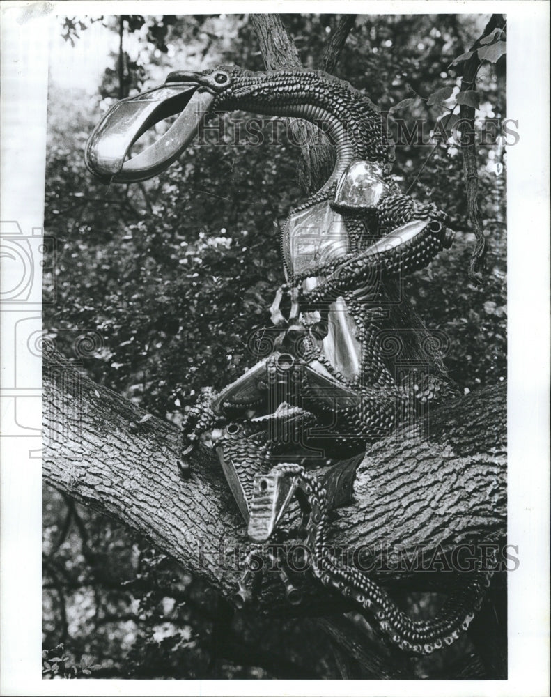 1987 Press Photo A Sculpture of  a Bird - Historic Images