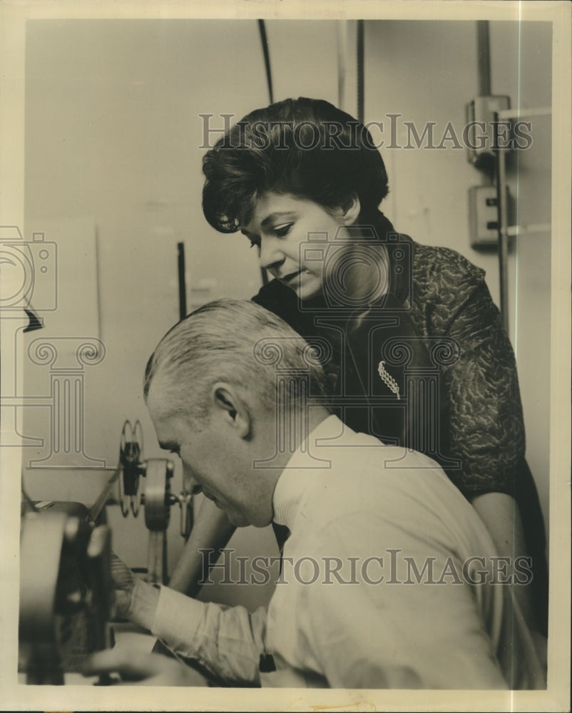 Press Photo Alice Weel Only Female Producer At CBS With  Al Kerins - Historic Images