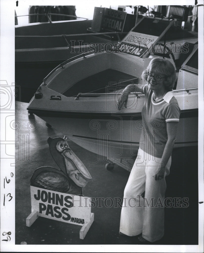 1977 Press Photo Mrs Goss sells boats,orders them and is a boss - Historic Images