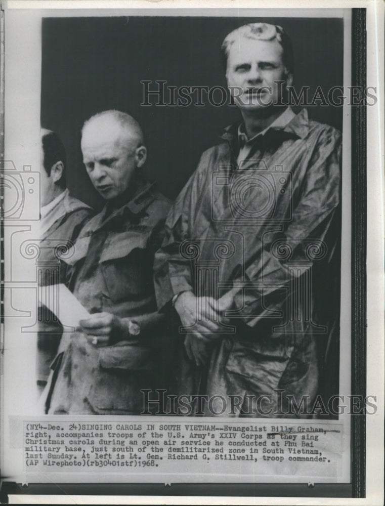 1968 Press Photo Evangelist Dr. Billy Graham &amp; Lt. Gen. Richard G. Starwell - Historic Images