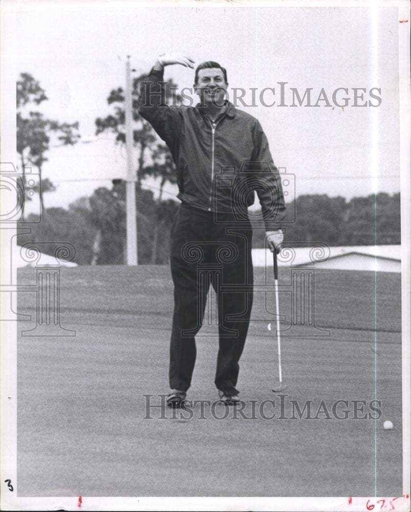 1966 Press Photo Don McNeil Radio Personality Breakfast Club Show Golf Course - Historic Images